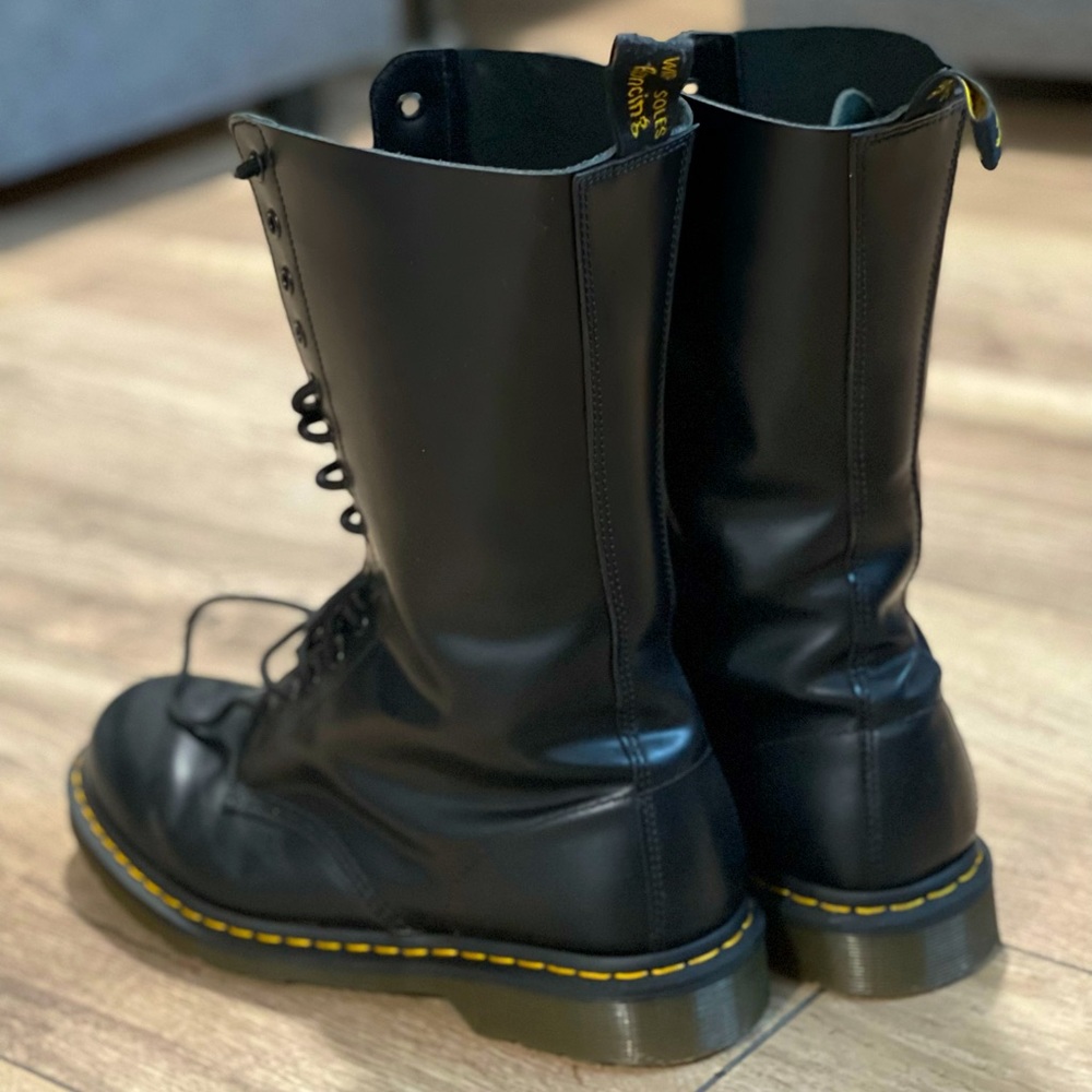 Dr. Martens 1914 boots black